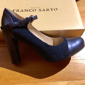 Blue snake skin toe Franco Sarto pumps.